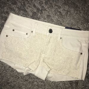 AMERICAN EAGLE CROCHET SHORTIE SHORTS - CREAM